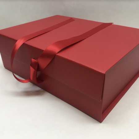 11 x 8 x 3 3/4 Gift Box with Ribbon Red (Medium)